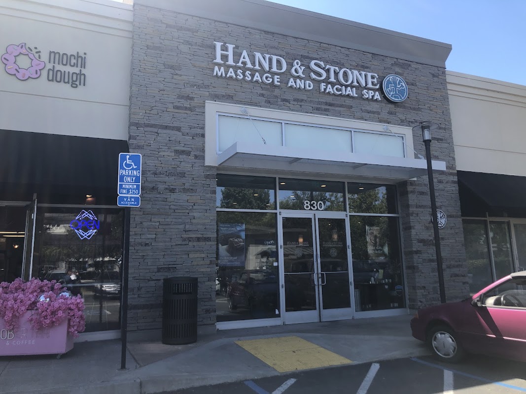 Hand & Stone Massage and Facial Spa - photo 1