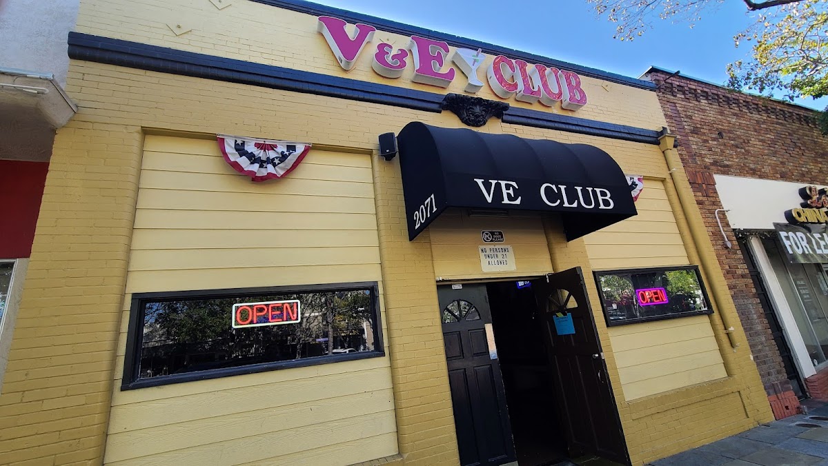V & E Club - photo 4