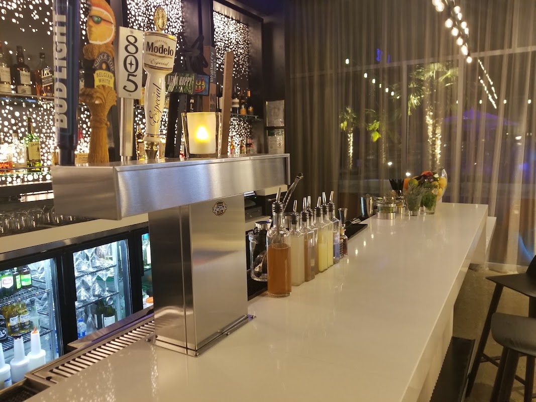 W XYZ Bar - photo 1